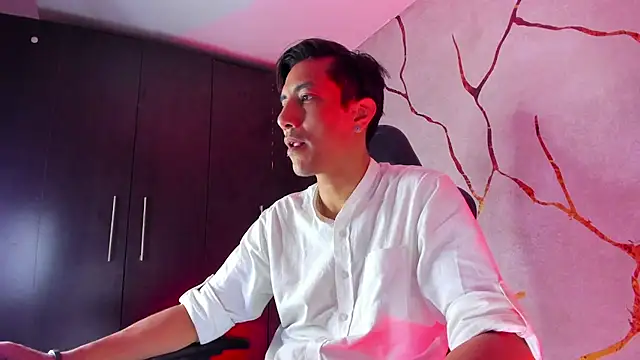 Snapshot of EdwardVlad chatting on December 2024 07:29:02 PM EdwardVlad online show from December 2024 07:29:02 PM