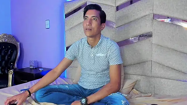 Snapshot of EdwardVlad chatting on December 2024 10:44:02 PM EdwardVlad online show from December 2024 10:44:02 PM