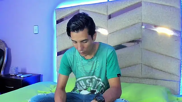 Snapshot of EdwardVlad chatting on January 2025 07:18:02 PM EdwardVlad online show from January 2025 07:18:02 PM