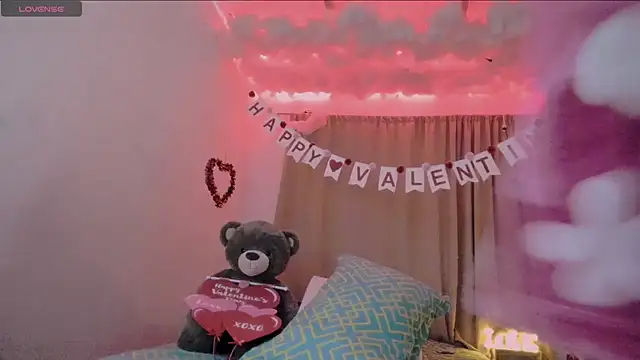 Snapshot of Lauu_G chatting on January 2025 03:01:02 AM Lauu G online show from January 2025 03:01:02 AM