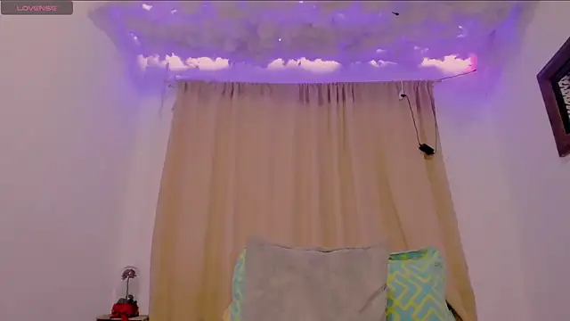 Snapshot of Lauu_G chatting on March 2025 11:31:02 PM Lauu G online show from March 2025 11:31:02 PM