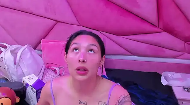 ChloeeTompson  online show from March 2025 02:46:02 AM