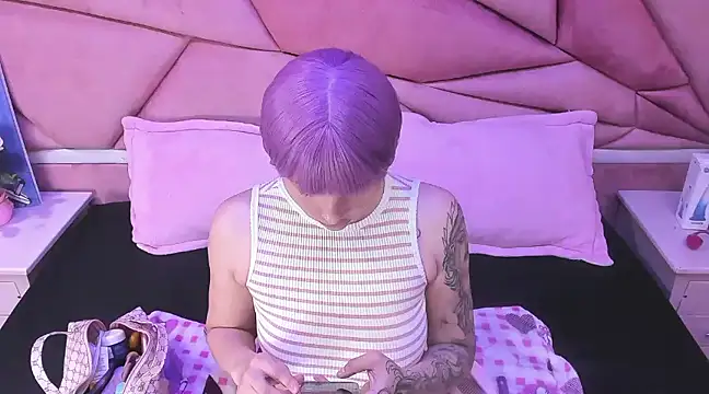 ChloeeTompson  online show from March 2025 03:19:01 AM