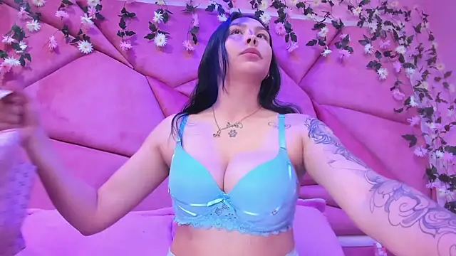 ChloeeTompson  online show from March 2025 03:26:02 AM