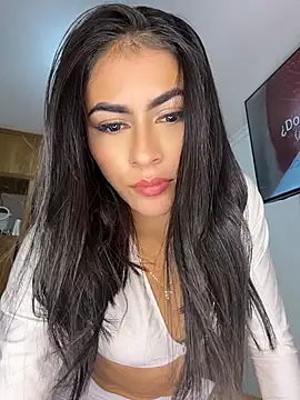 Snapshot of emilie_xx_ chatting on May 2026 02:53:02 AM emilie xx online show from May 2026 02:53:02 AM