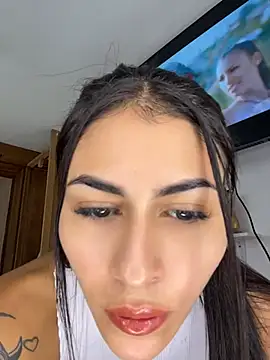 Snapshot of emilie_xx_ chatting on May 2026 03:18:01 PM emilie xx online show from May 2026 03:18:01 PM