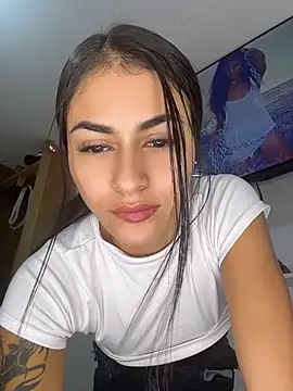 Snapshot of emilie_xx_ chatting on May 2026 02:41:01 AM emilie xx online show from May 2026 02:41:01 AM