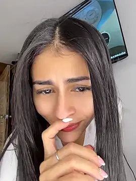 Snapshot of emilie_xx_ chatting on June 2026 02:19:02 PM emilie xx online show from June 2026 02:19:02 PM