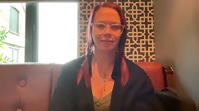 Snapshot of MelodyRoseUk chatting on November 2025 11:21:02 AM MelodyRoseUk online show from November 2025 11:21:02 AM