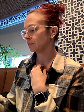 Snapshot of MelodyRoseUk chatting on November 2025 09:58:01 AM MelodyRoseUk online show from November 2025 09:58:01 AM