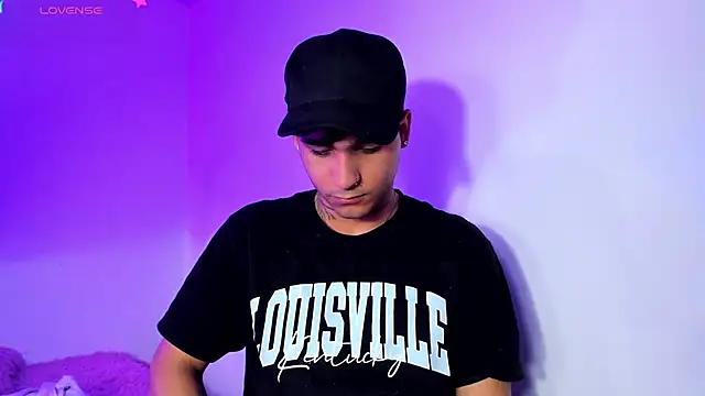 Snapshot of christianwang chatting on December 2025 08:13:02 PM christianwang online show from December 2025 08:13:02 PM