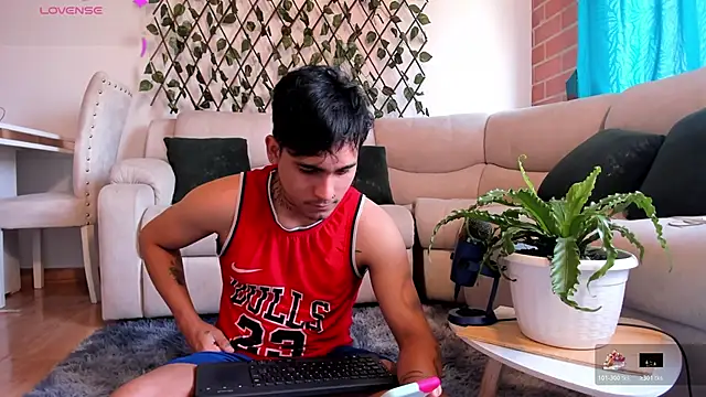 Snapshot of christianwang chatting on December 2025 06:57:02 PM christianwang online show from December 2025 06:57:02 PM