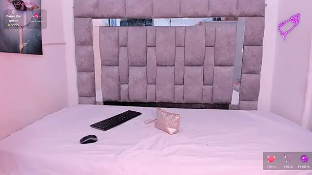 zulyjones online show from October 2025 12:25:02 PM