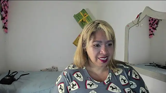 Snapshot of anubys_godes chatting on December 2024 12:23:02 PM anubys godes online show from December 2024 12:23:02 PM