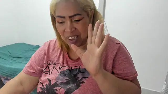 Snapshot of anubys_godes chatting on January 2025 10:28:01 AM anubys godes online show from January 2025 10:28:01 AM