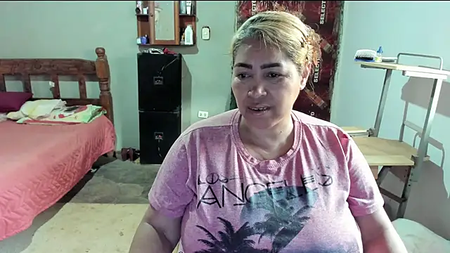 Snapshot of anubys_godes chatting on February 2025 11:47:02 AM anubys godes online show from February 2025 11:47:02 AM