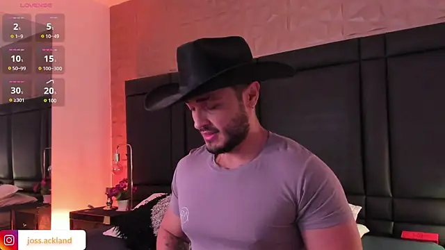 JossAckland online show from November 2025 07:56:02 PM