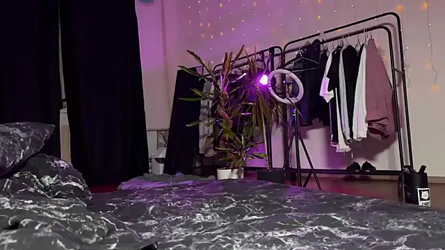 PaulaPratt online show from December 2024 05:29:02 AM