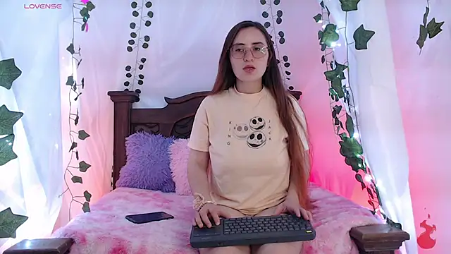 Snapshot of centaurigirl chatting on February 2025 11:13:01 PM centaurigirl online show from February 2025 11:13:01 PM