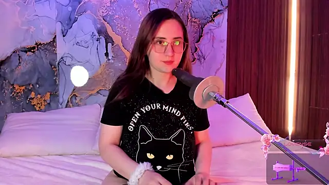 Snapshot of centaurigirl chatting on September 2025 03:33:02 AM centaurigirl online show from September 2025 03:33:02 AM