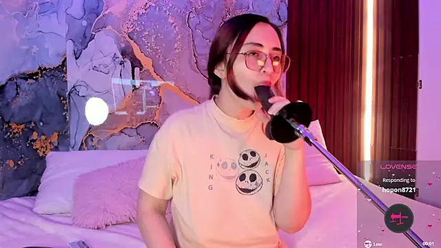 Snapshot of centaurigirl chatting on October 2025 03:42:01 AM centaurigirl online show from October 2025 03:42:01 AM