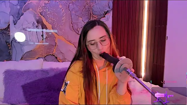 Snapshot of centaurigirl chatting on December 2025 12:37:02 AM centaurigirl online show from December 2025 12:37:02 AM