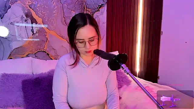 Snapshot of centaurigirl chatting on December 2025 04:40:01 AM centaurigirl online show from December 2025 04:40:01 AM