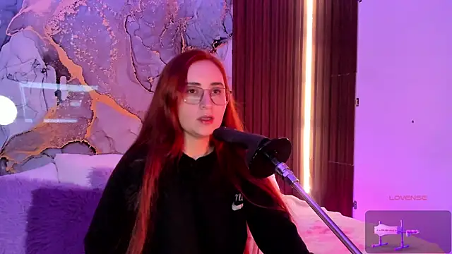 Snapshot of centaurigirl chatting on December 2025 04:41:01 AM centaurigirl online show from December 2025 04:41:01 AM