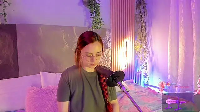 Snapshot of centaurigirl chatting on February 2026 05:00:02 AM centaurigirl online show from February 2026 05:00:02 AM