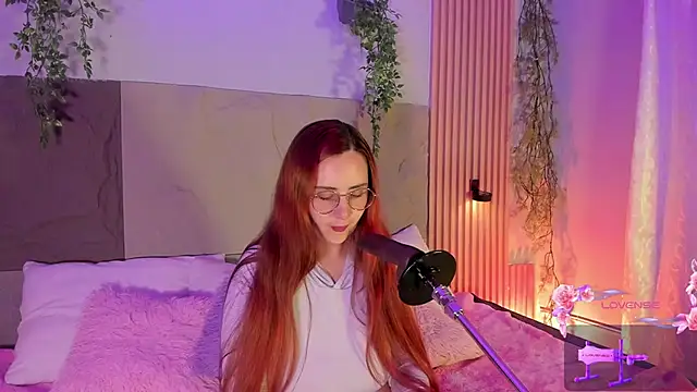 Snapshot of centaurigirl chatting on February 2026 02:18:01 AM centaurigirl online show from February 2026 02:18:01 AM