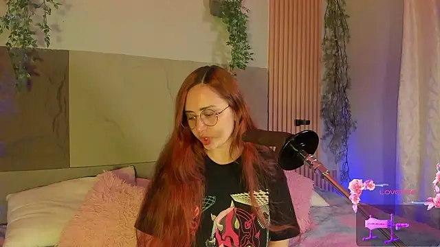 Snapshot of centaurigirl chatting on February 2026 05:05:02 AM centaurigirl online show from February 2026 05:05:02 AM