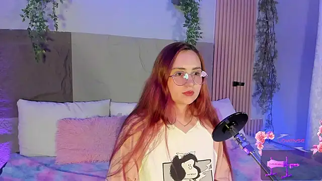 Snapshot of centaurigirl chatting on February 2026 04:11:01 AM centaurigirl online show from February 2026 04:11:01 AM