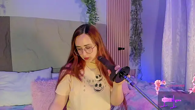 Snapshot of centaurigirl chatting on February 2026 04:01:02 AM centaurigirl online show from February 2026 04:01:02 AM