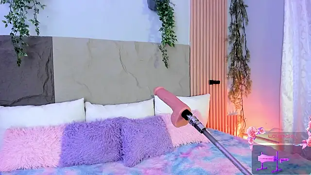 centaurigirl online show from April 2026 10:32:02 PM