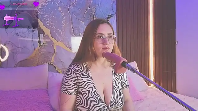 centaurigirl online show from June 2026 02:05:01 AM