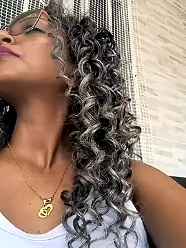 Amaliu  online show from February 2025 07:16:01 PM