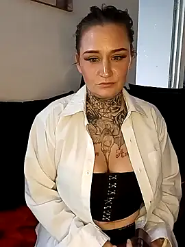 Snapshot of Lisacasandra chatting on December 2024 10:42:01 PM Lisacasandra online show from December 2024 10:42:01 PM