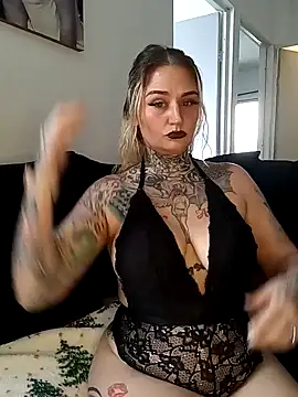 Snapshot of Lisacasandra chatting on December 2024 09:42:02 PM Lisacasandra online show from December 2024 09:42:02 PM