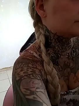 Snapshot of Lisacasandra chatting on December 2024 11:00:01 PM Lisacasandra online show from December 2024 11:00:01 PM