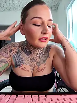 Snapshot of Lisacasandra chatting on February 2025 11:48:02 PM Lisacasandra online show from February 2025 11:48:02 PM