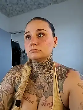 Snapshot of Lisacasandra chatting on February 2025 10:31:01 PM Lisacasandra online show from February 2025 10:31:01 PM