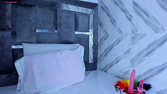 Petite amor2 online show from December 2024 07:30:02 PM