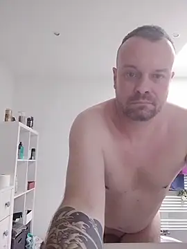 Snapshot of mikaaaaase chatting on February 2026 08:04:01 AM mikaaaaase online show from February 2026 08:04:01 AM