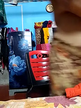 BERRY 00 online show from October 2025 05:58:02 PM