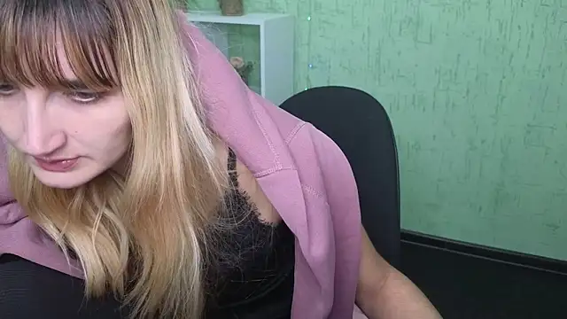 Nika Kitten online show from November 2025 10:52:02 AM