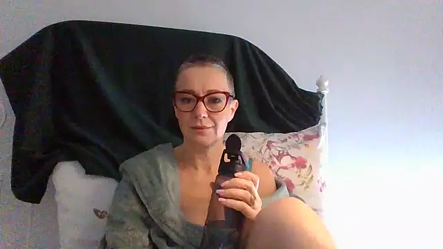 Snapshot of ELEGANT-ARIA36 chatting on January 2025 05:43:02 AM ELEGANT-ARIA36 online show from January 2025 05:43:02 AM