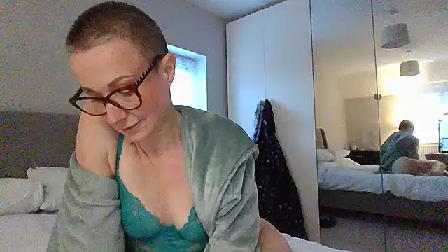 Snapshot of ELEGANT-ARIA36 chatting on January 2025 08:45:02 AM ELEGANT-ARIA36 online show from January 2025 08:45:02 AM