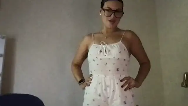 Snapshot of MoonriseGoddess chatting on July 2026 10:39:01 AM MoonriseGoddess online show from July 2026 10:39:01 AM