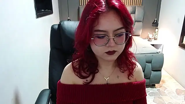 Snapshot of crimson_tati_ chatting on December 2024 09:19:01 PM crimson tati online show from December 2024 09:19:01 PM