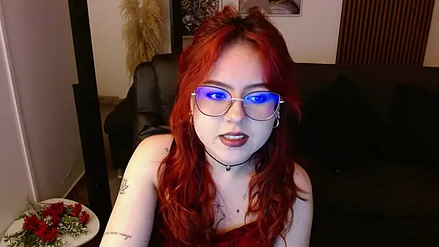 Snapshot of crimson_tati_ chatting on February 2025 05:05:02 AM crimson tati online show from February 2025 05:05:02 AM